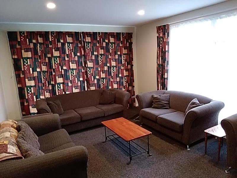 אגם טה אנאו Accommodation Fiordland -The Three Bedroom House At 226A Milford Road מראה חיצוני תמונה