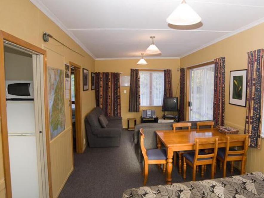 אגם טה אנאו Accommodation Fiordland -The Three Bedroom House At 226A Milford Road מראה חיצוני תמונה