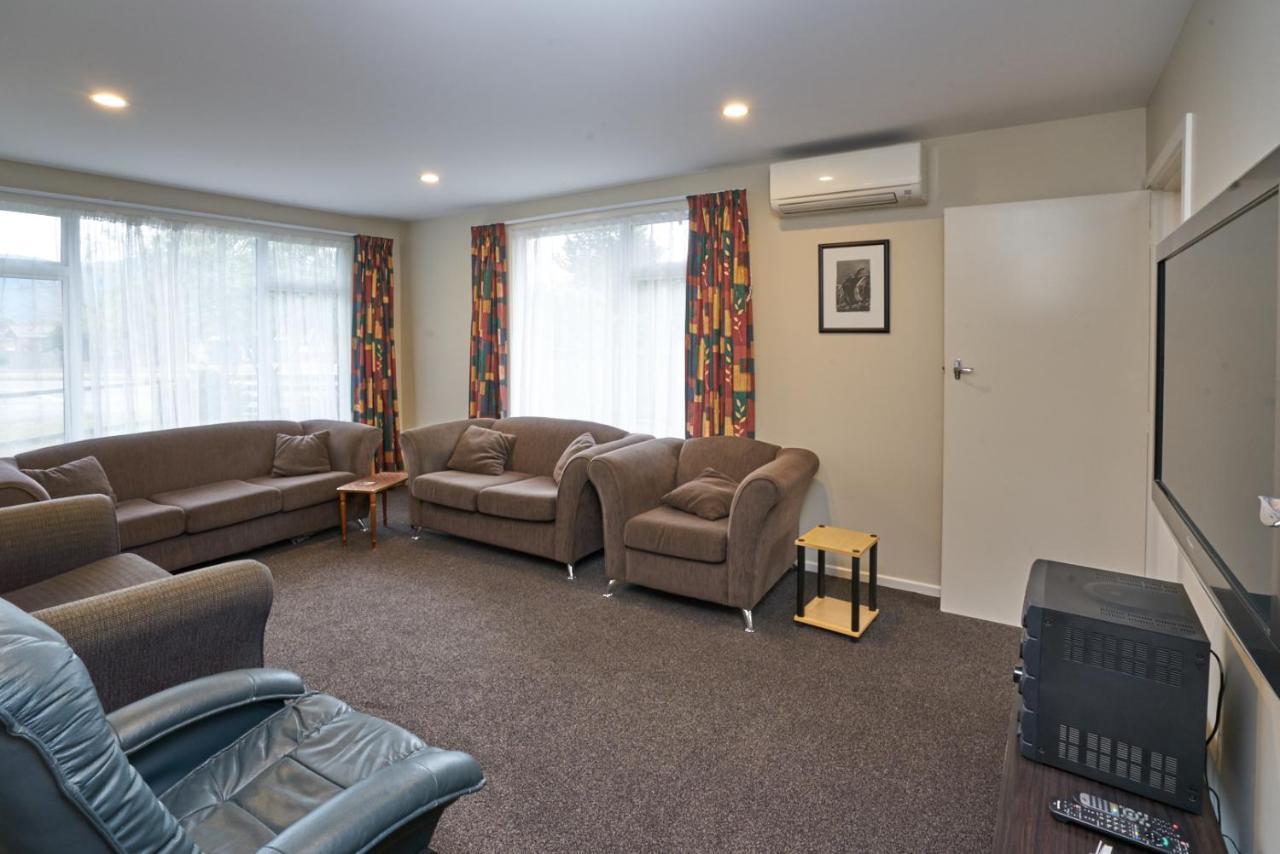 אגם טה אנאו Accommodation Fiordland -The Three Bedroom House At 226A Milford Road מראה חיצוני תמונה