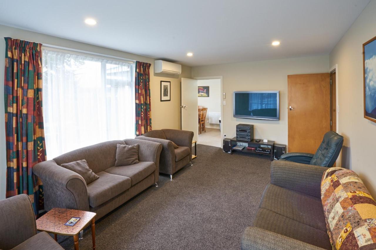 אגם טה אנאו Accommodation Fiordland -The Three Bedroom House At 226A Milford Road מראה חיצוני תמונה