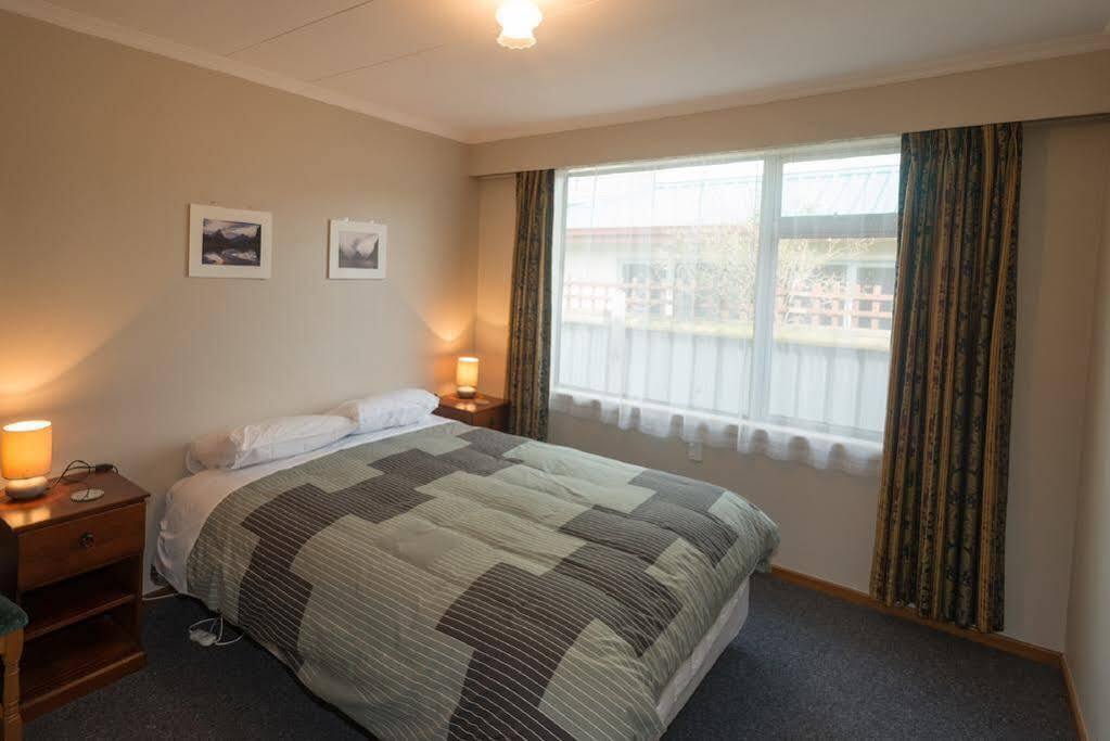 אגם טה אנאו Accommodation Fiordland -The Three Bedroom House At 226A Milford Road מראה חיצוני תמונה