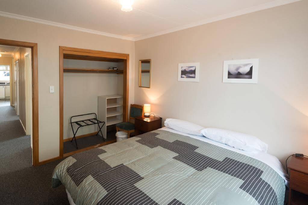 אגם טה אנאו Accommodation Fiordland -The Three Bedroom House At 226A Milford Road מראה חיצוני תמונה